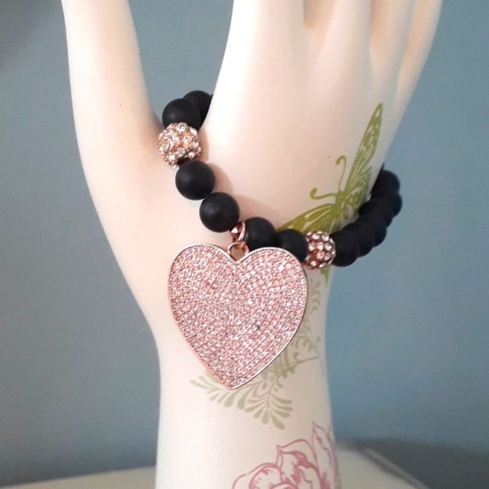 & Black matte stone bead stretch bracelet w heart charm